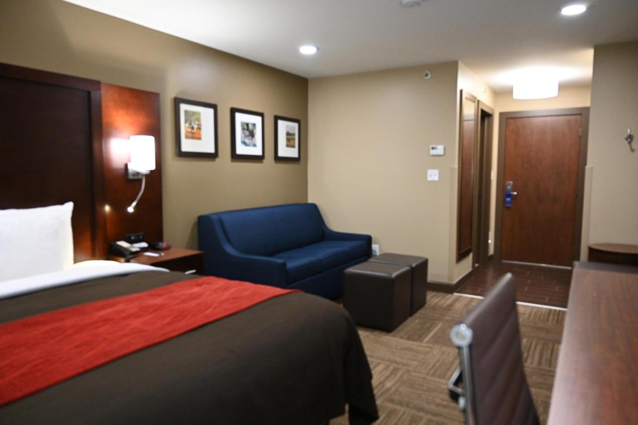 Giles Hotel Inn And Suites Pulaski Eksteriør billede