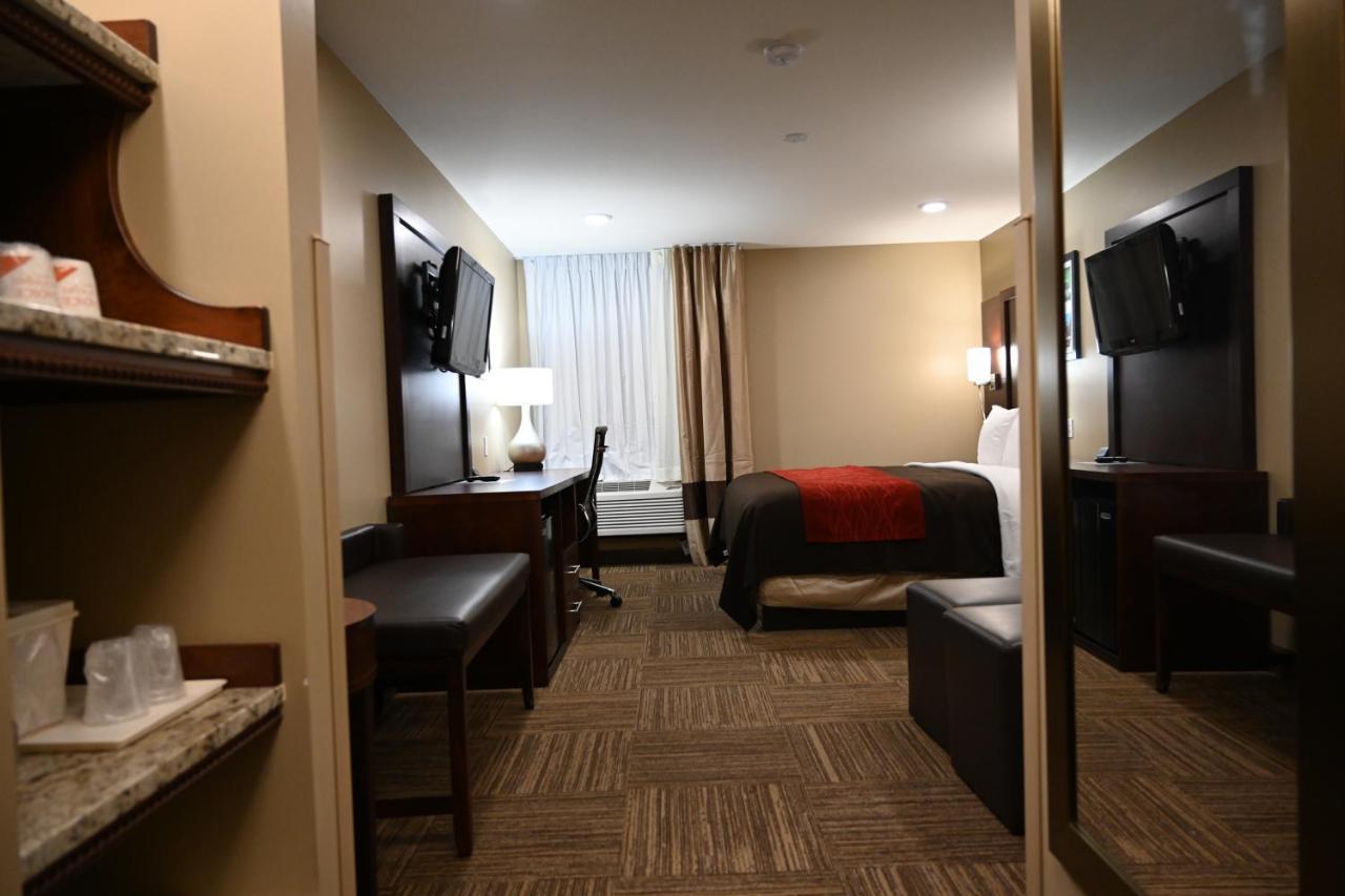 Giles Hotel Inn And Suites Pulaski Eksteriør billede
