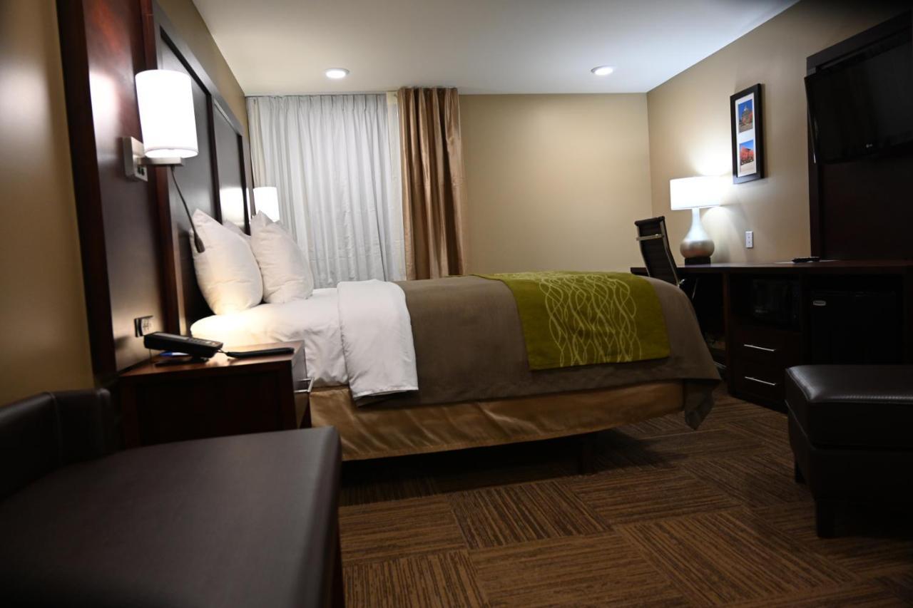Giles Hotel Inn And Suites Pulaski Eksteriør billede
