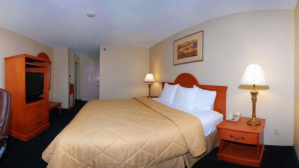 Giles Hotel Inn And Suites Pulaski Eksteriør billede
